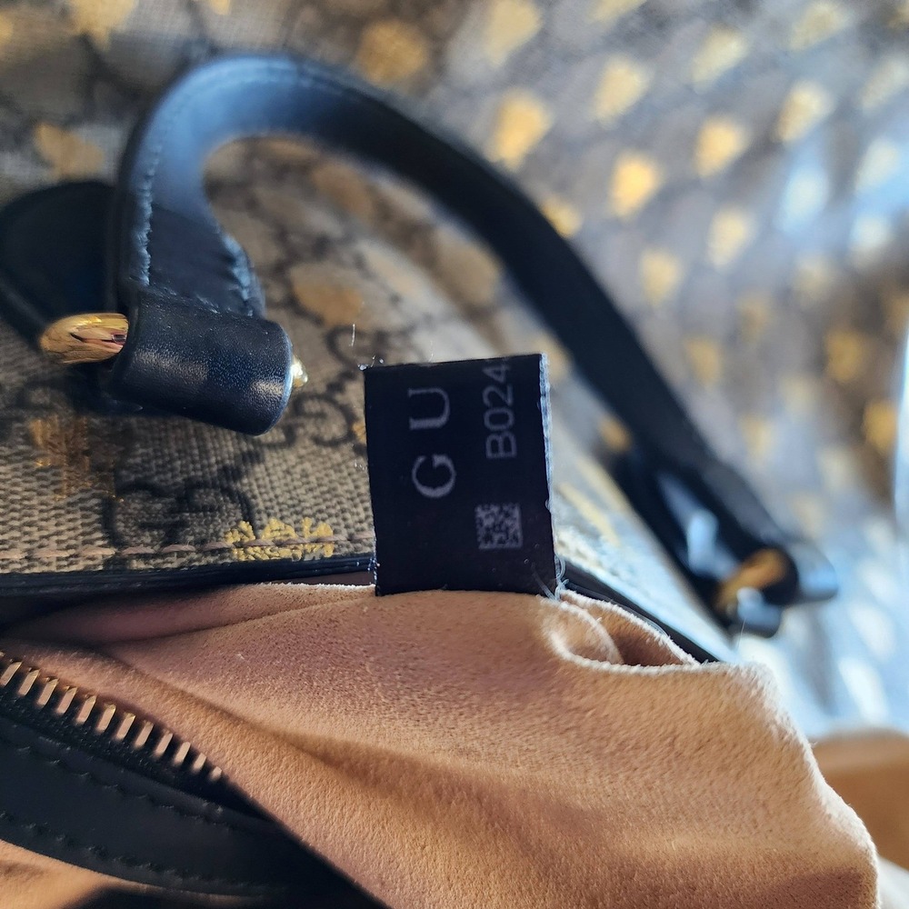 Gucci Bee Supreme Tote GG Monogram Gold Metallic Canvas Black Leather 473887 - Picture 8 of 9